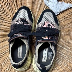 Steve Madden Black and Pink Patterned Sneakers